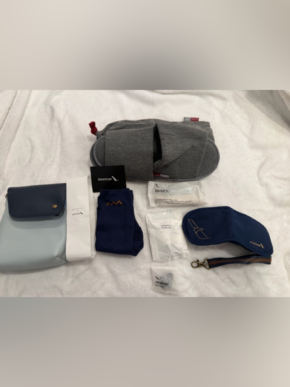 American Airlines X Raven + Lily Flagship First Class Amenity kit+ Slippers NEW